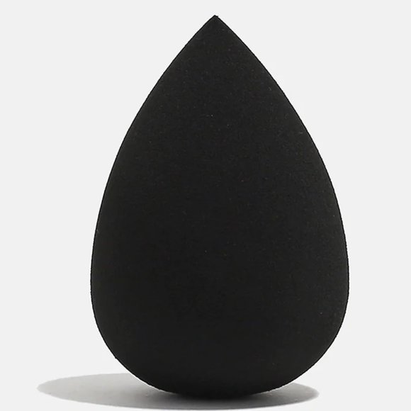 Make-up Bag Gift Bundle: Lip Powder, Blender Bud, Tissues, Candle - Picture 5 of 5